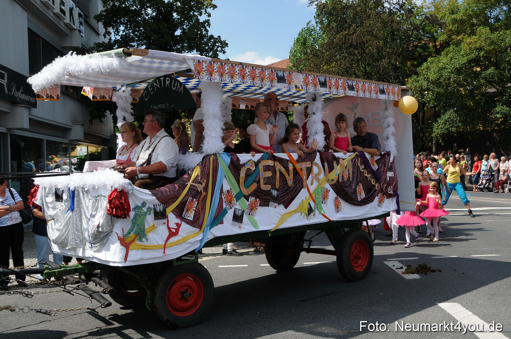 Volksfestzug Neumarkt 110813 0026