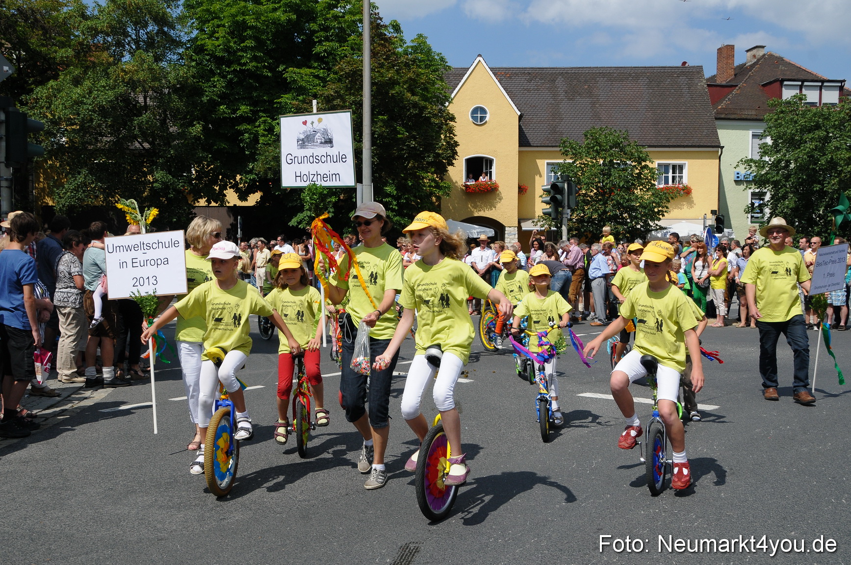 Volksfestzug Neumarkt 110813 0029