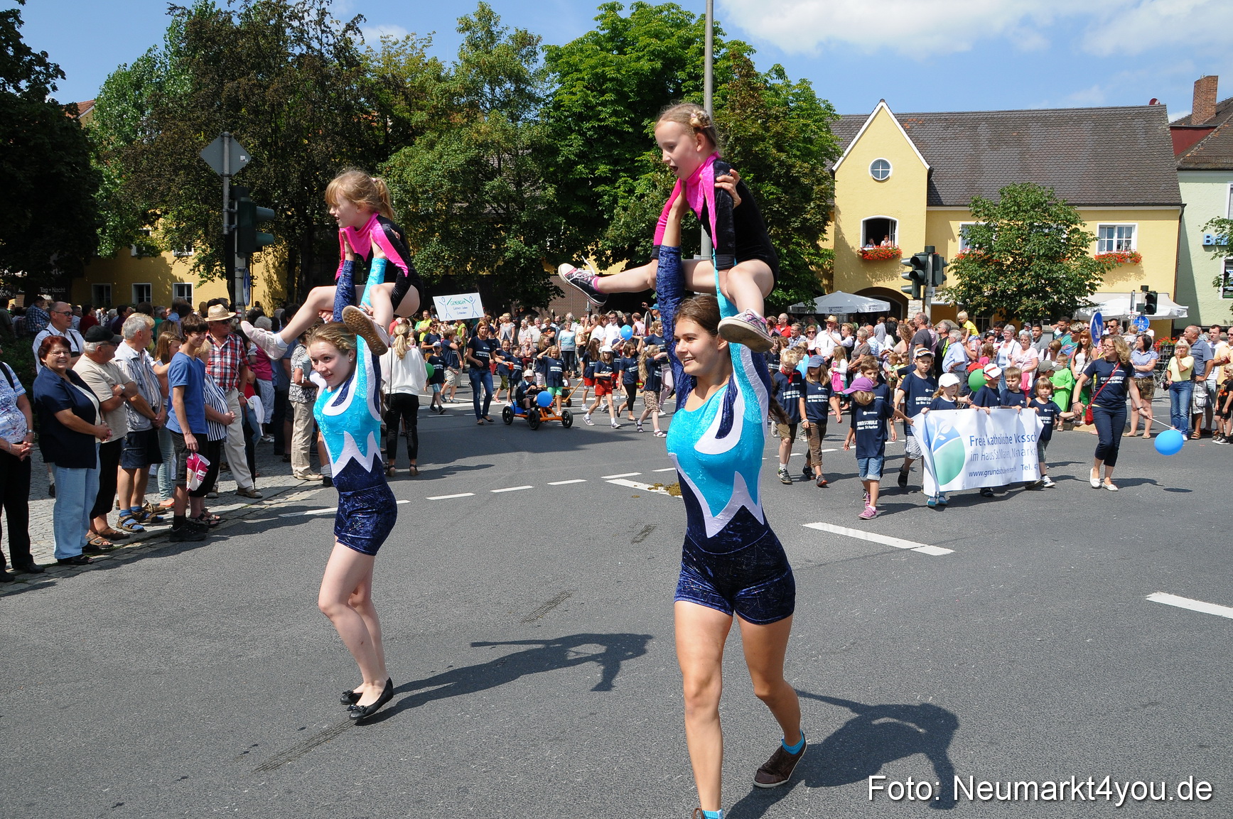 Volksfestzug Neumarkt 110813 0032