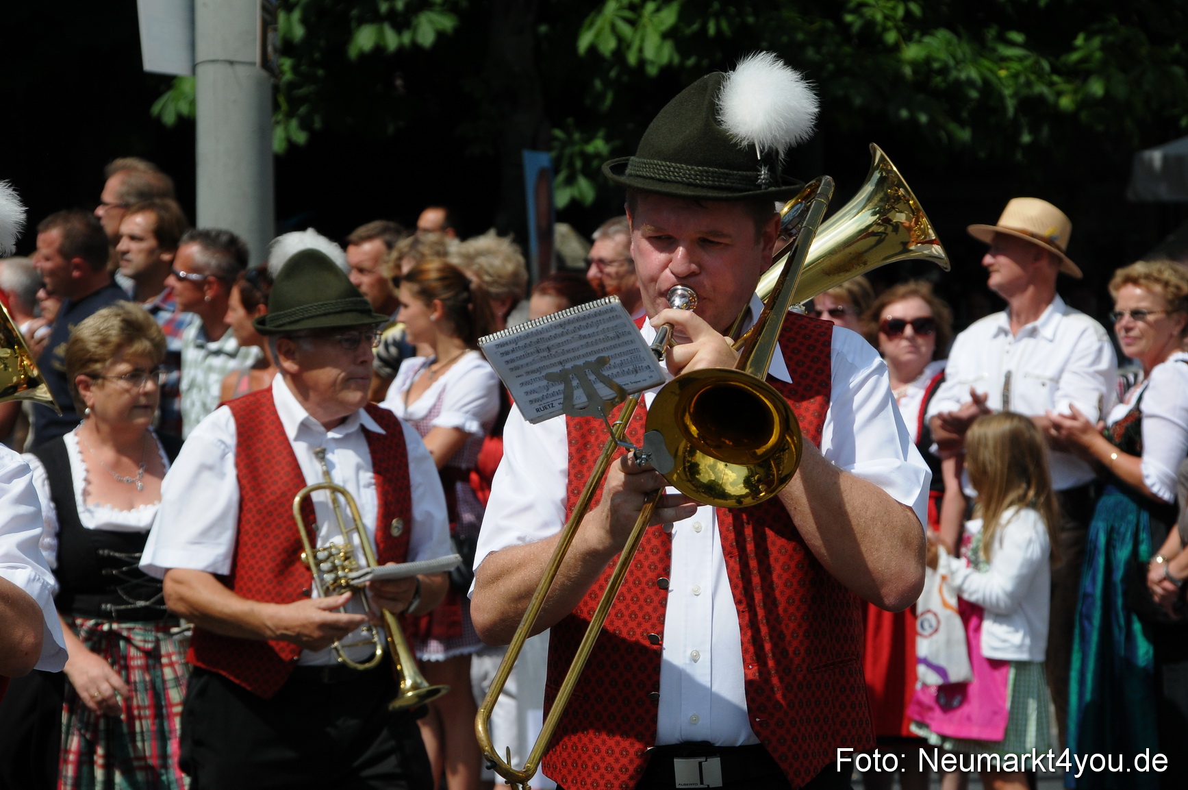 Volksfestzug Neumarkt 110813 0035