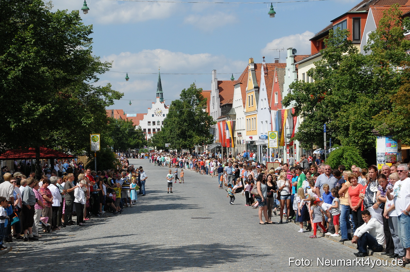 Volksfestzug Neumarkt 110813 0038