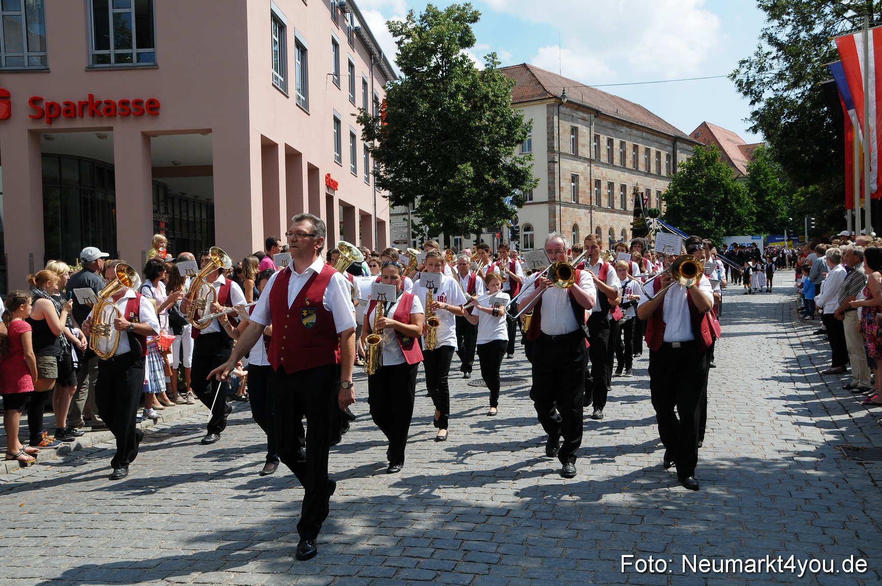Volksfestzug Neumarkt 110813 0041