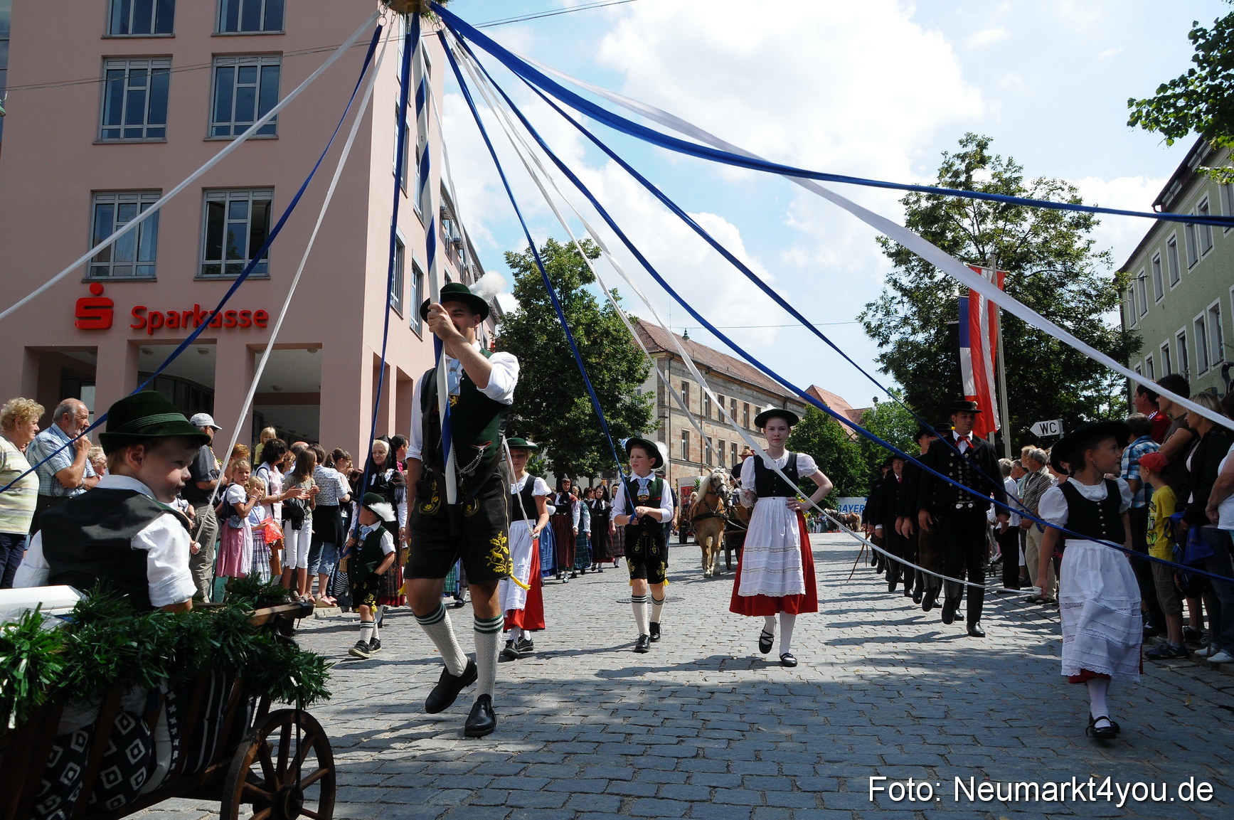 Volksfestzug Neumarkt 110813 0042