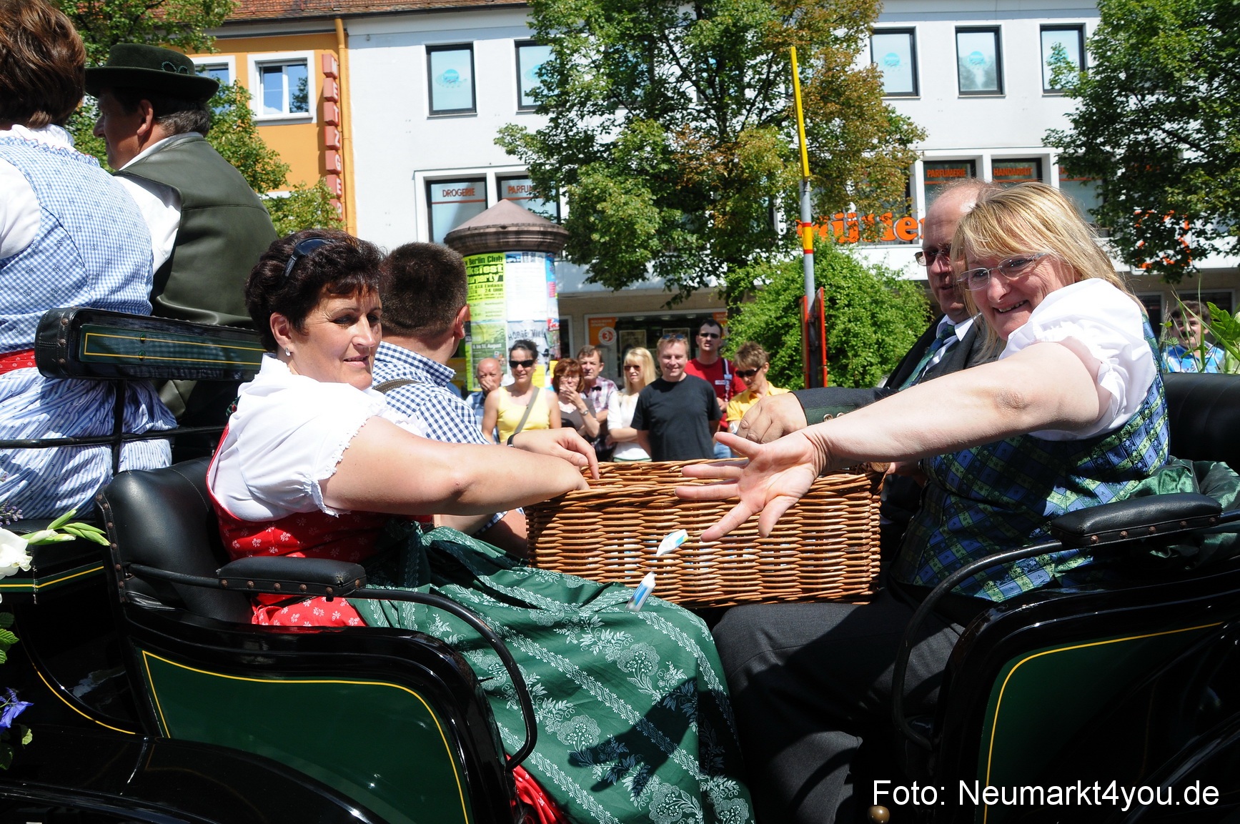 Volksfestzug Neumarkt 110813 0046