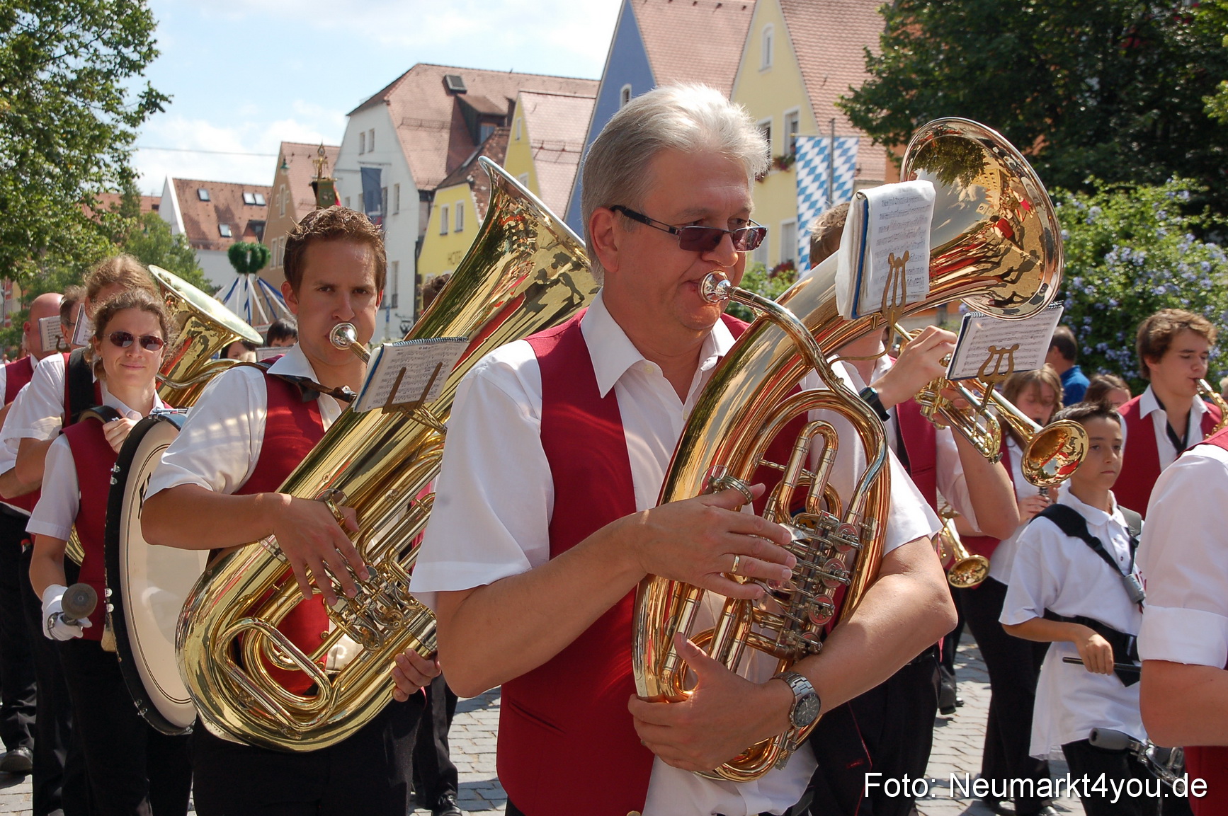 Volksfestzug Neumarkt 110813 0057