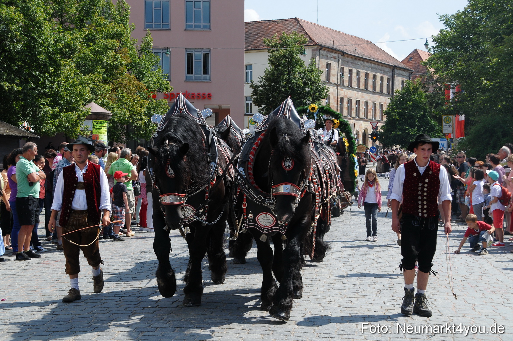 Volksfestzug Neumarkt 110813 0059