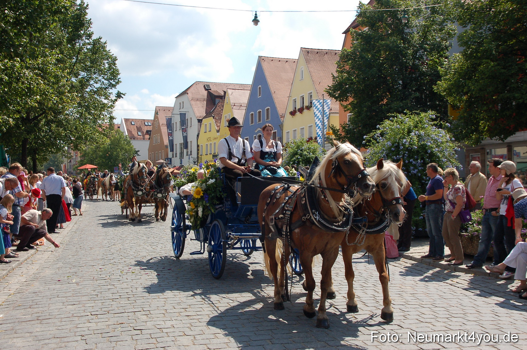 Volksfestzug Neumarkt 110813 0066