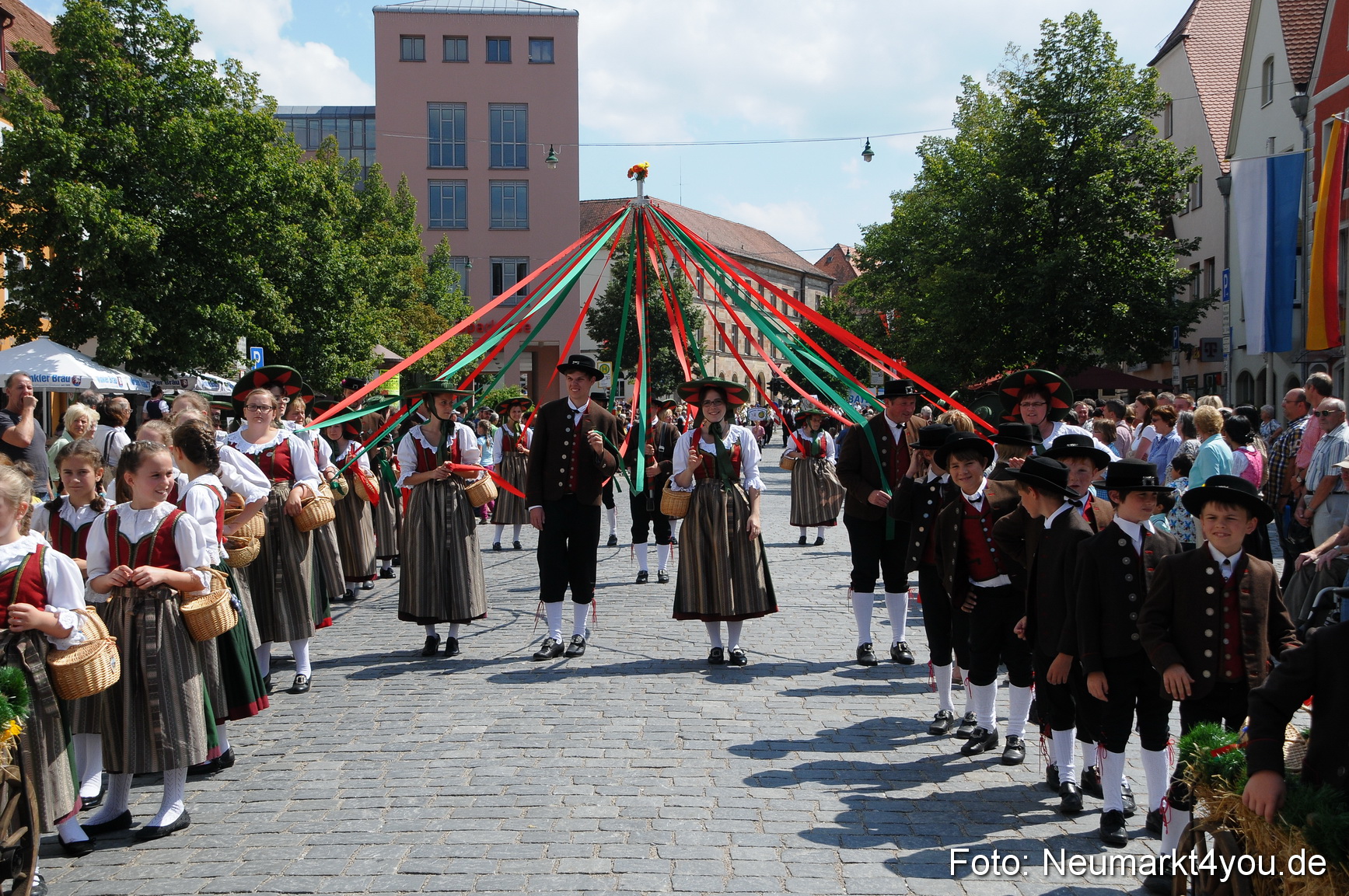 Volksfestzug Neumarkt 110813 0068