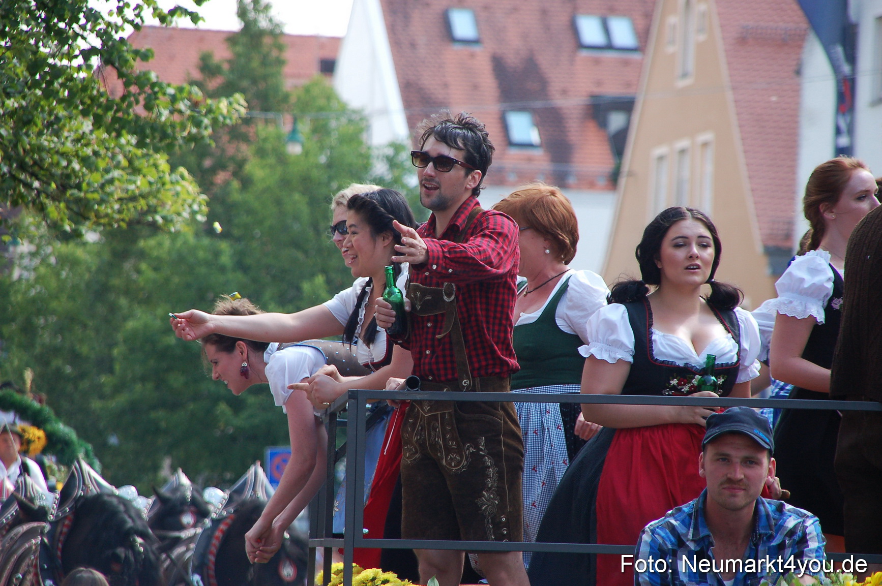 Volksfestzug Neumarkt 110813 0078