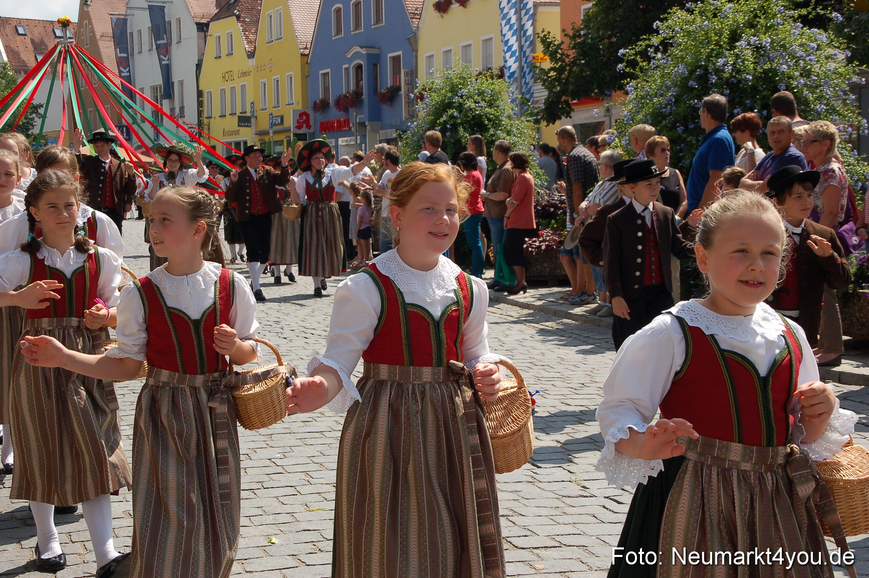 Volksfestzug Neumarkt 110813 0087