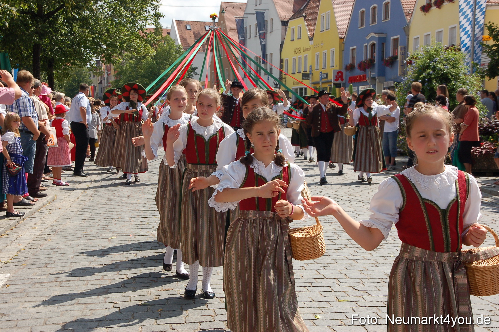 Volksfestzug Neumarkt 110813 0088
