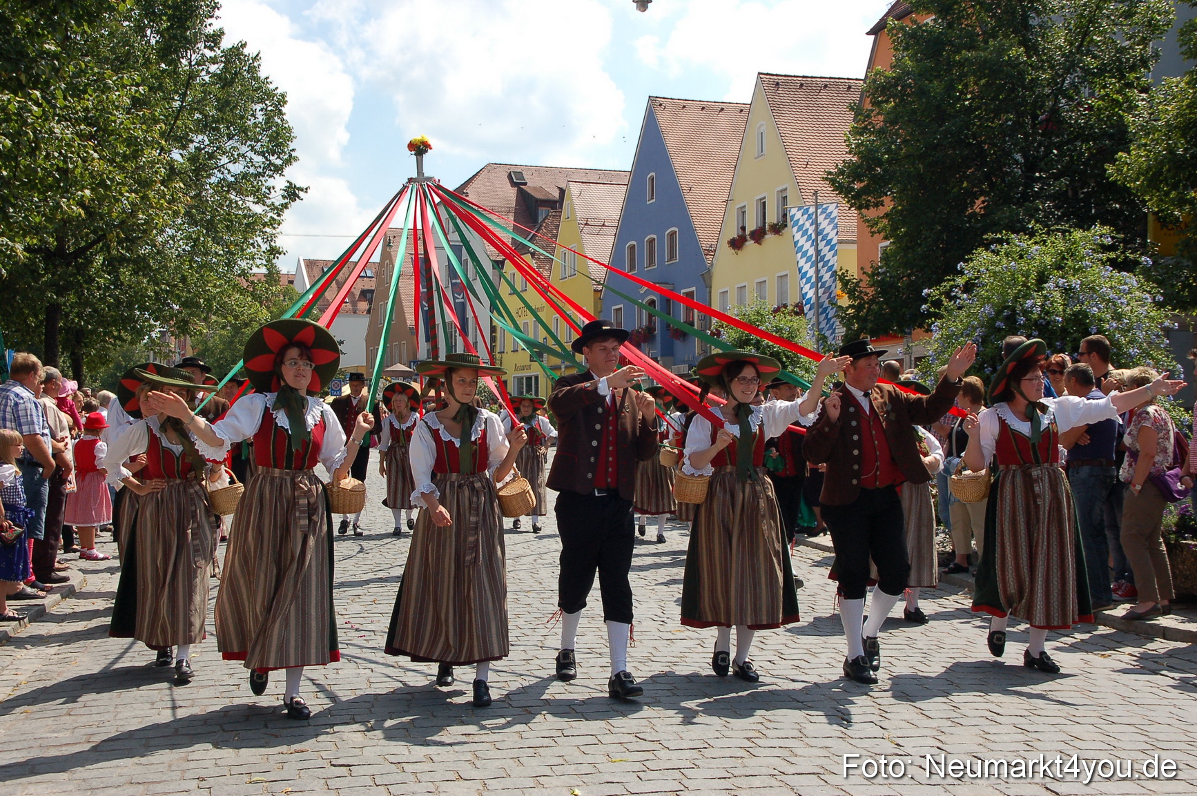 Volksfestzug Neumarkt 110813 0091