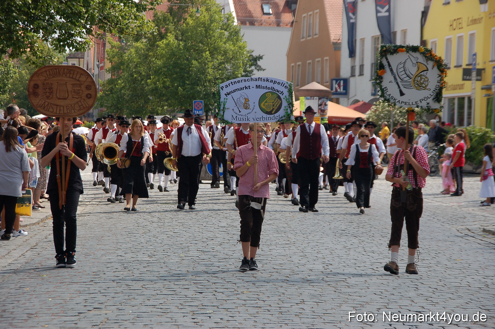Volksfestzug Neumarkt 110813 0095