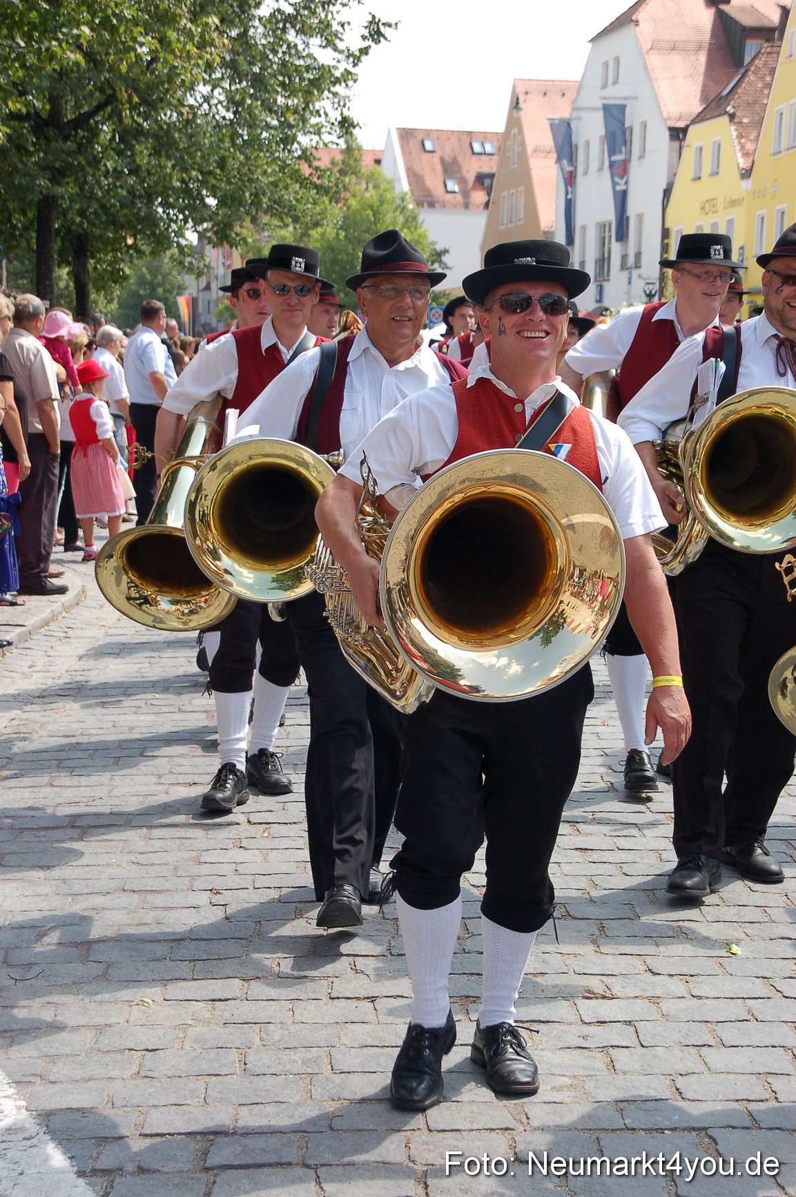 Volksfestzug Neumarkt 110813 0098