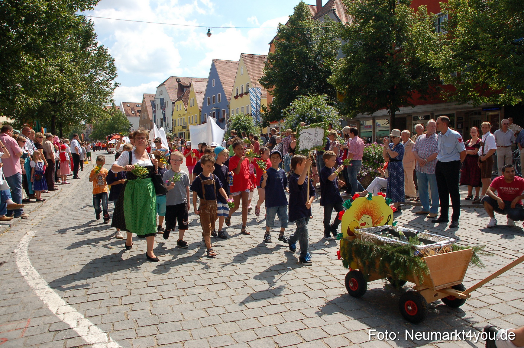 Volksfestzug Neumarkt 110813 0101