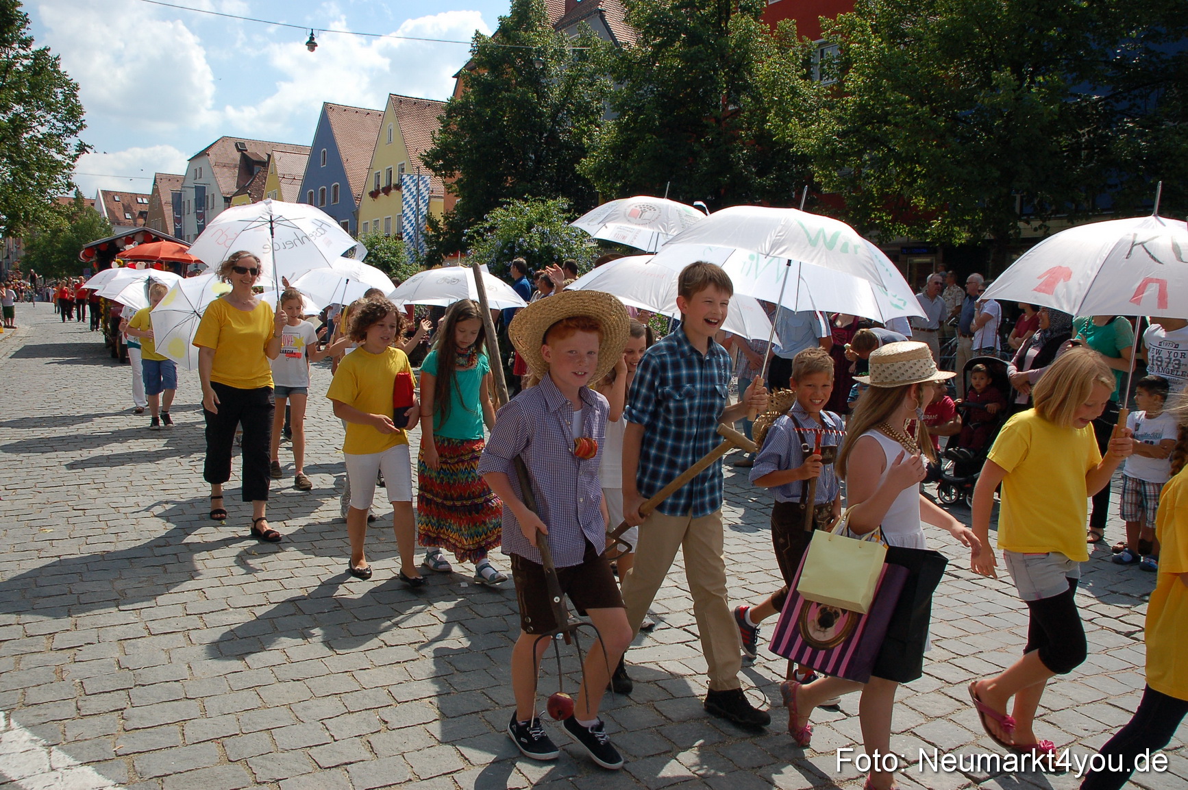 Volksfestzug Neumarkt 110813 0107