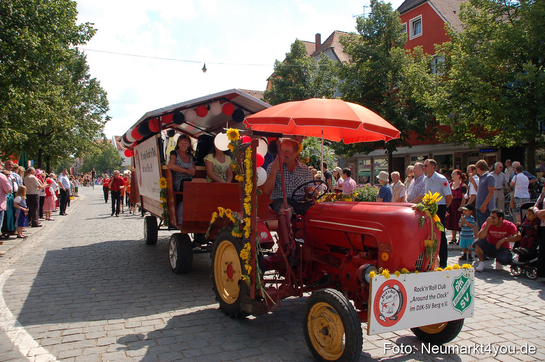 Volksfestzug Neumarkt 110813 0109