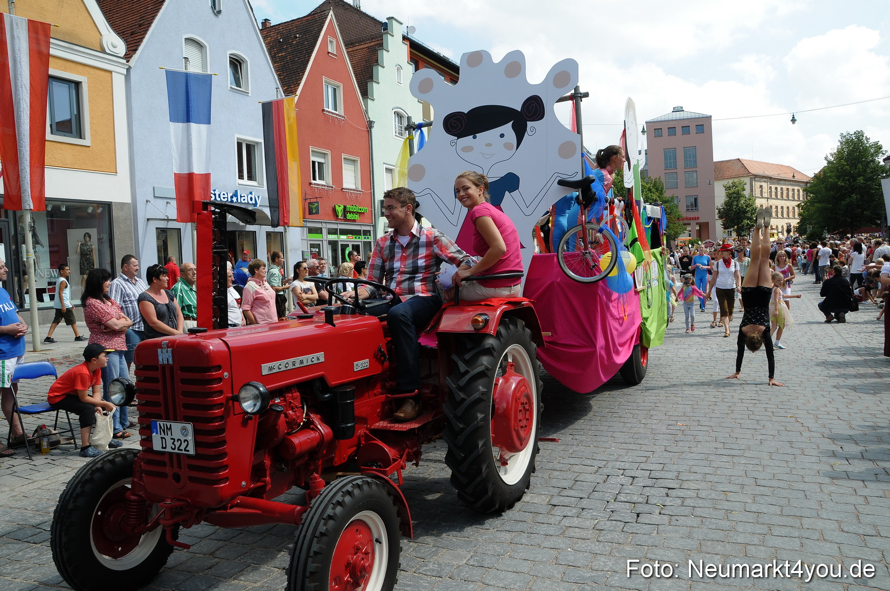 Volksfestzug Neumarkt 110813 0138