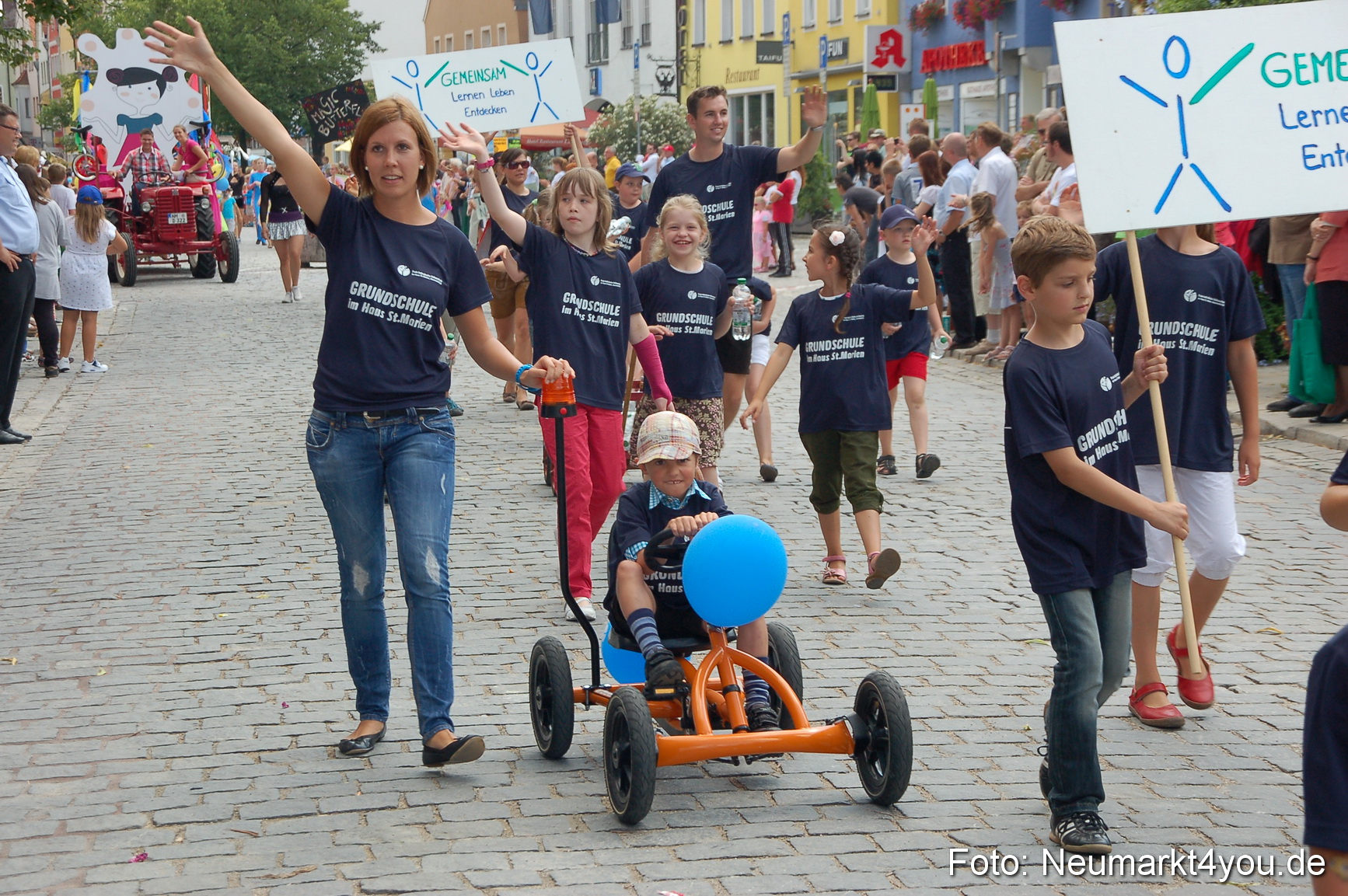 Volksfestzug Neumarkt 110813 0150