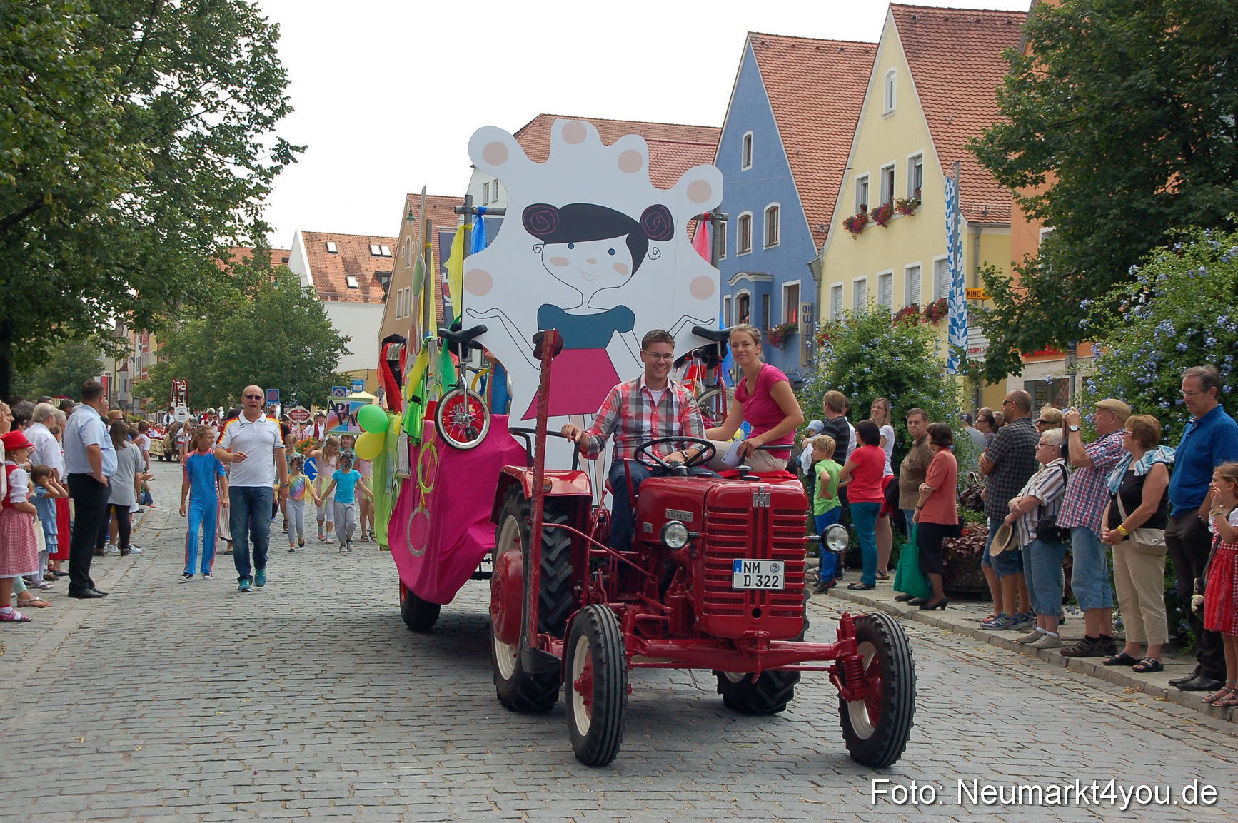 Volksfestzug Neumarkt 110813 0152