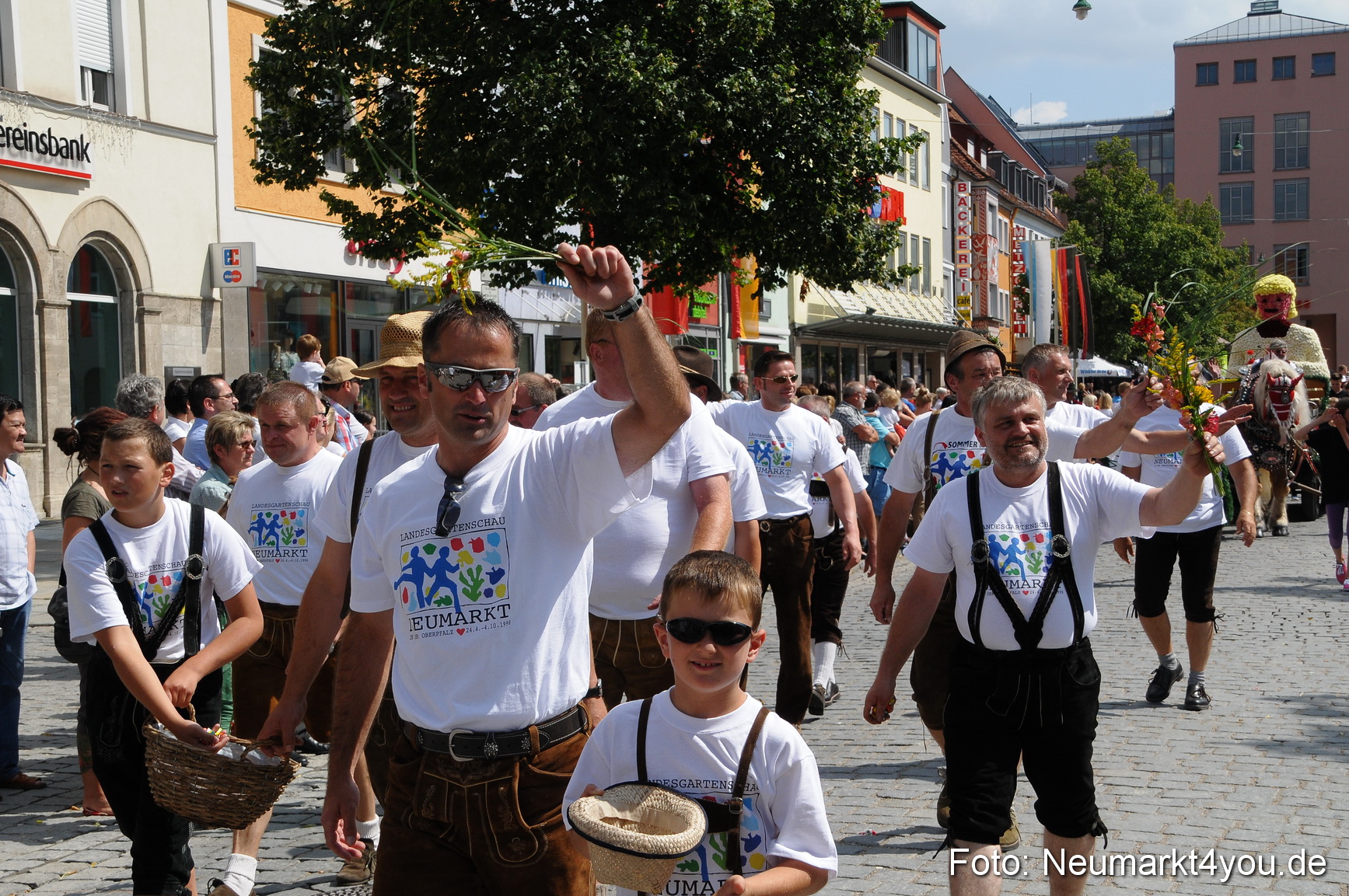 Volksfestzug Neumarkt 110813 0157