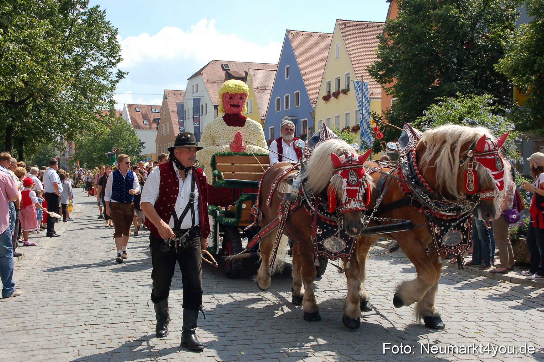 Volksfestzug Neumarkt 110813 0183
