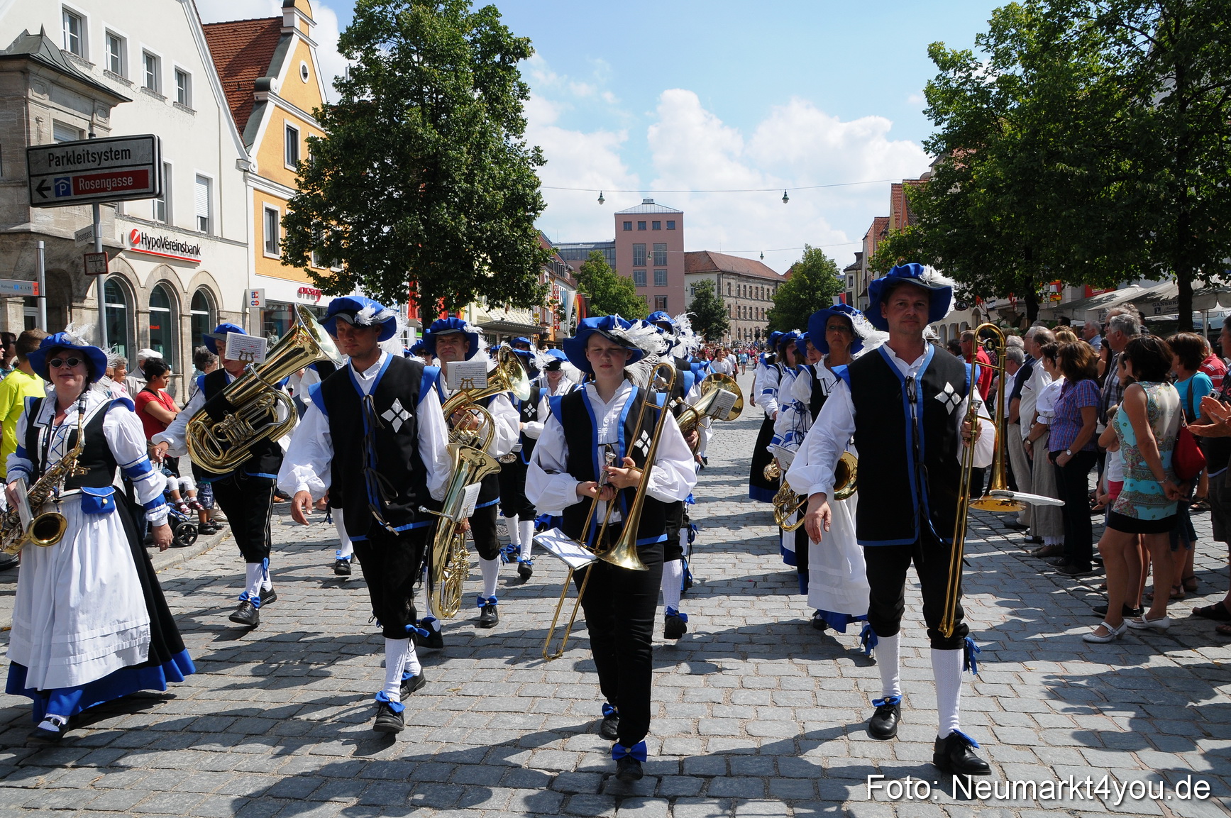 Volksfestzug Neumarkt 110813 0184