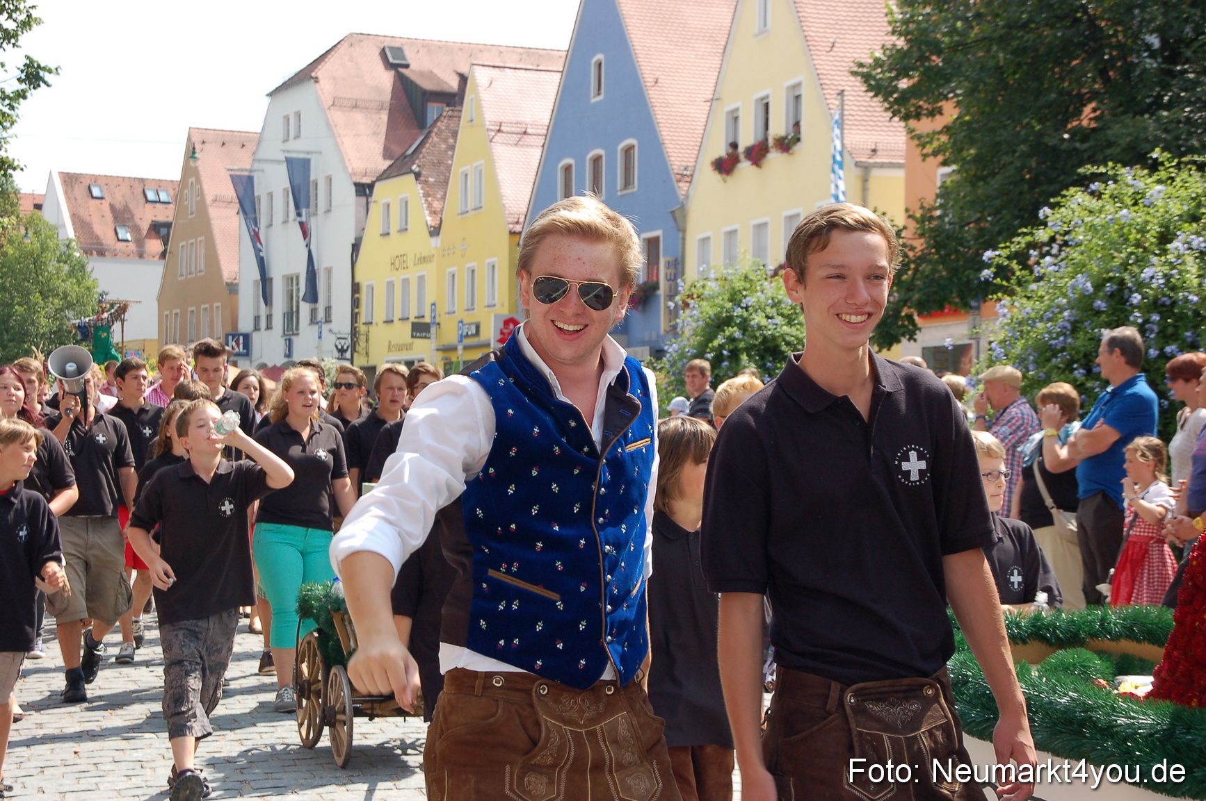Volksfestzug Neumarkt 110813 0186