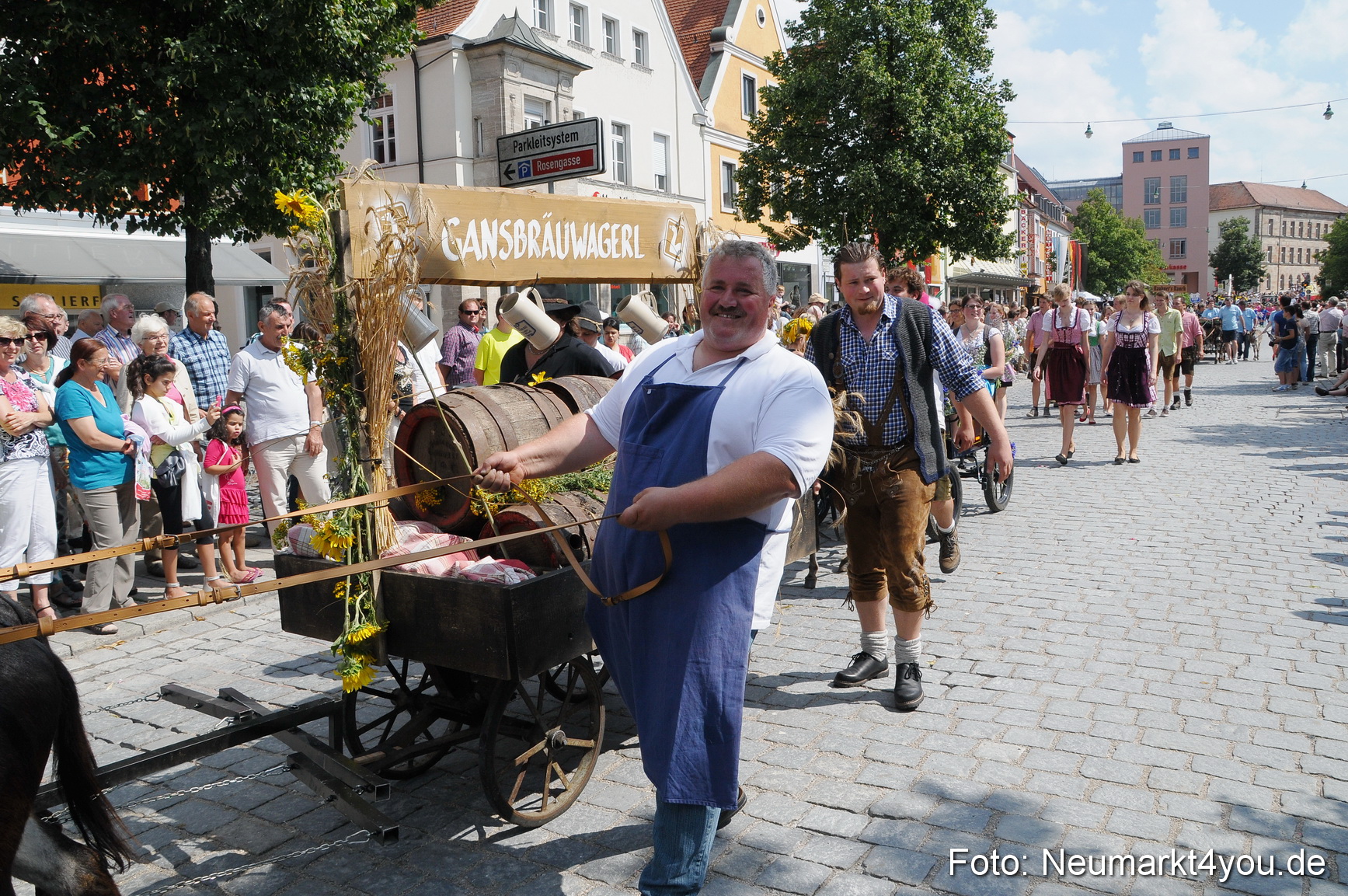 Volksfestzug Neumarkt 110813 0191