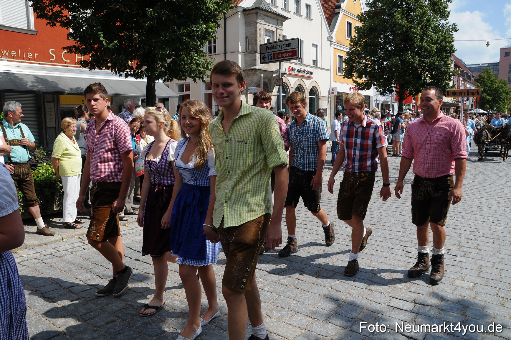 Volksfestzug Neumarkt 110813 0197