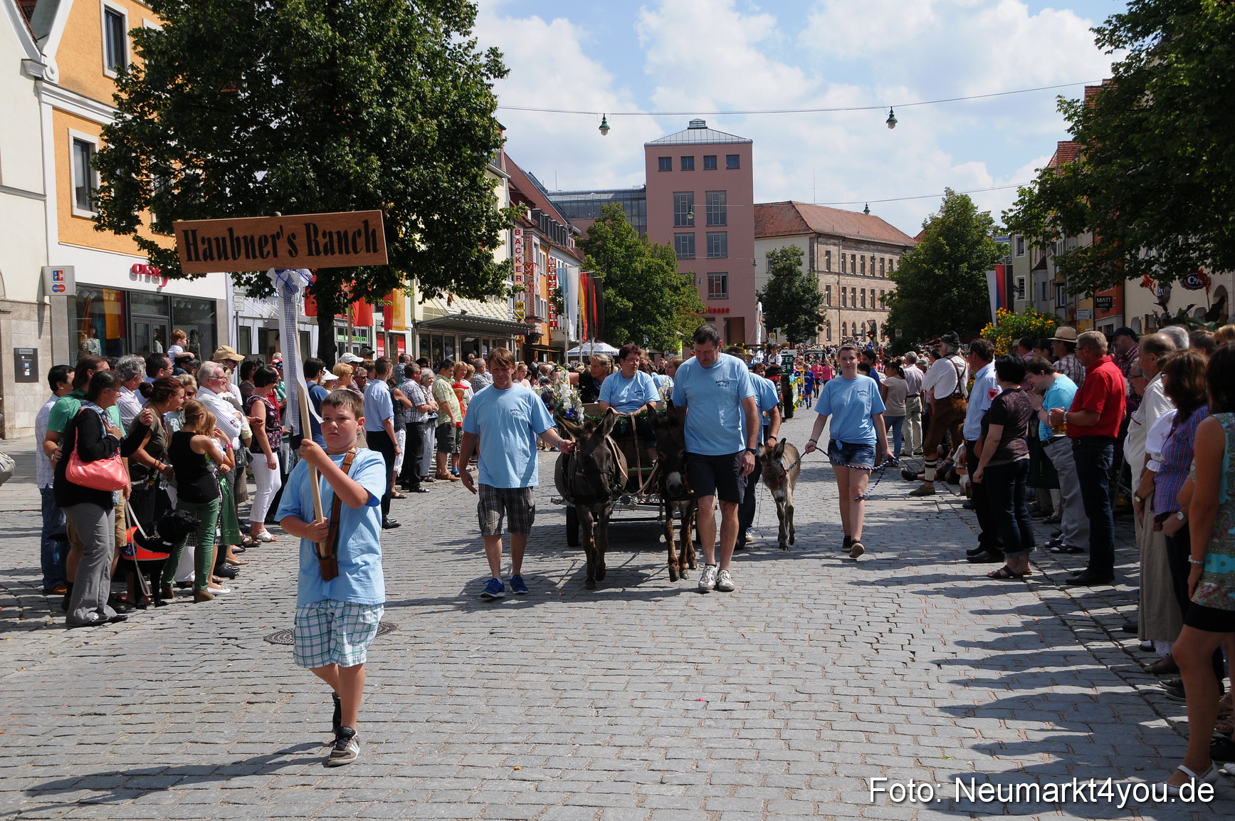 Volksfestzug Neumarkt 110813 0200