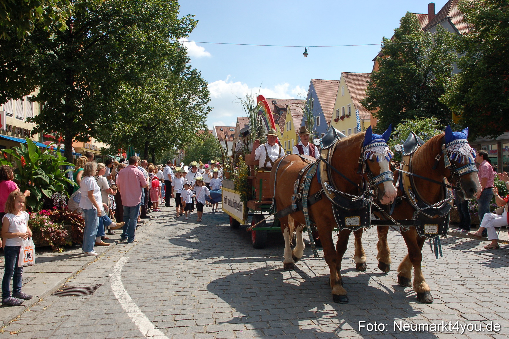 Volksfestzug Neumarkt 110813 0204