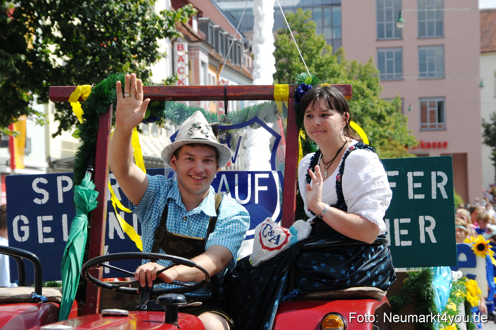 Volksfestzug Neumarkt 110813 0206