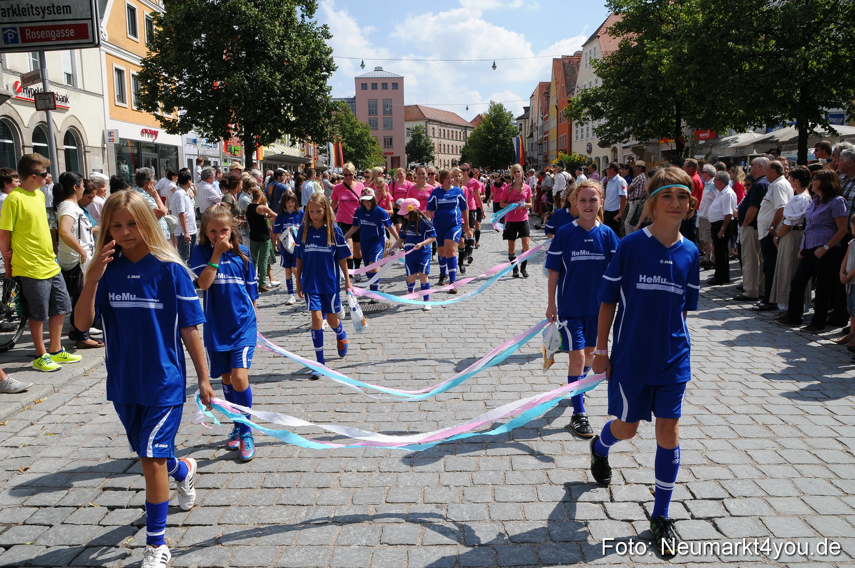 Volksfestzug Neumarkt 110813 0210