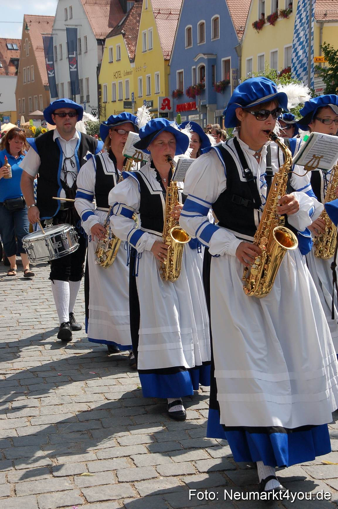 Volksfestzug Neumarkt 110813 0215