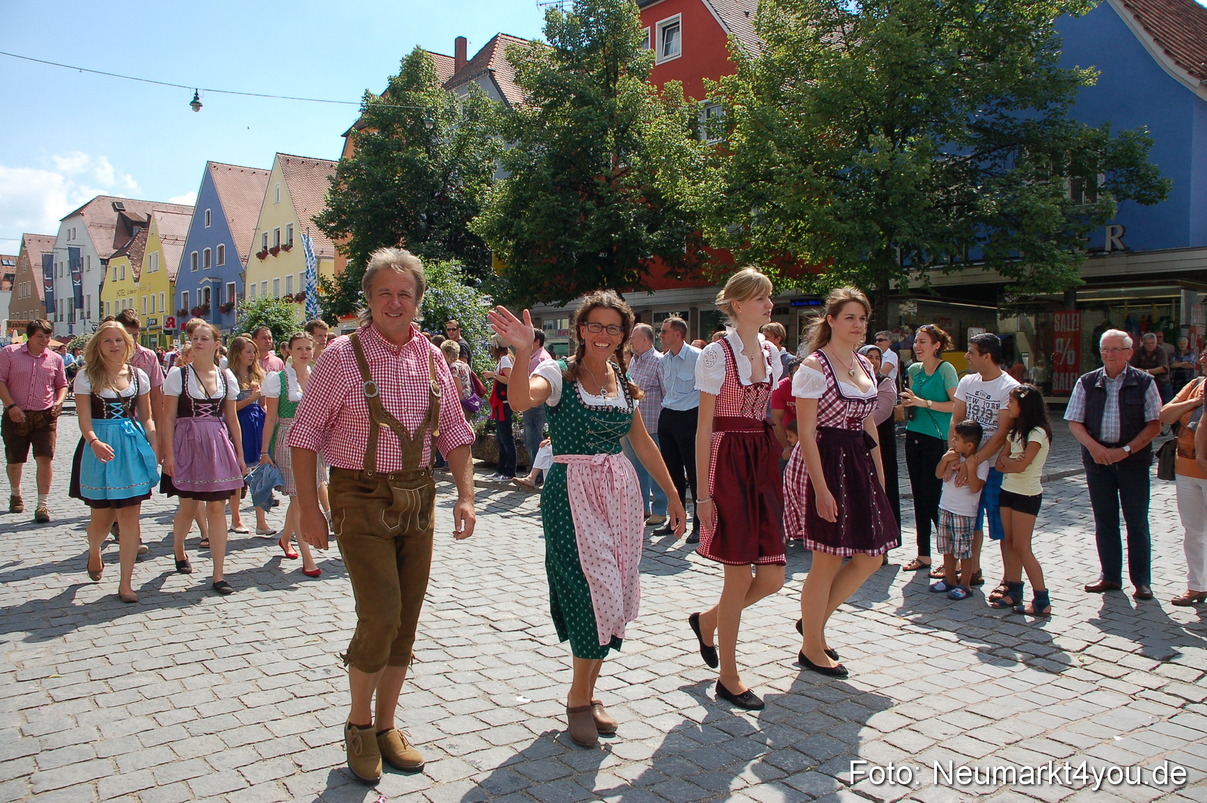 Volksfestzug Neumarkt 110813 0220
