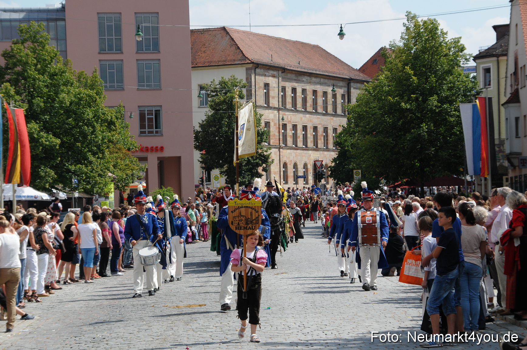Volksfestzug Neumarkt 110813 0231