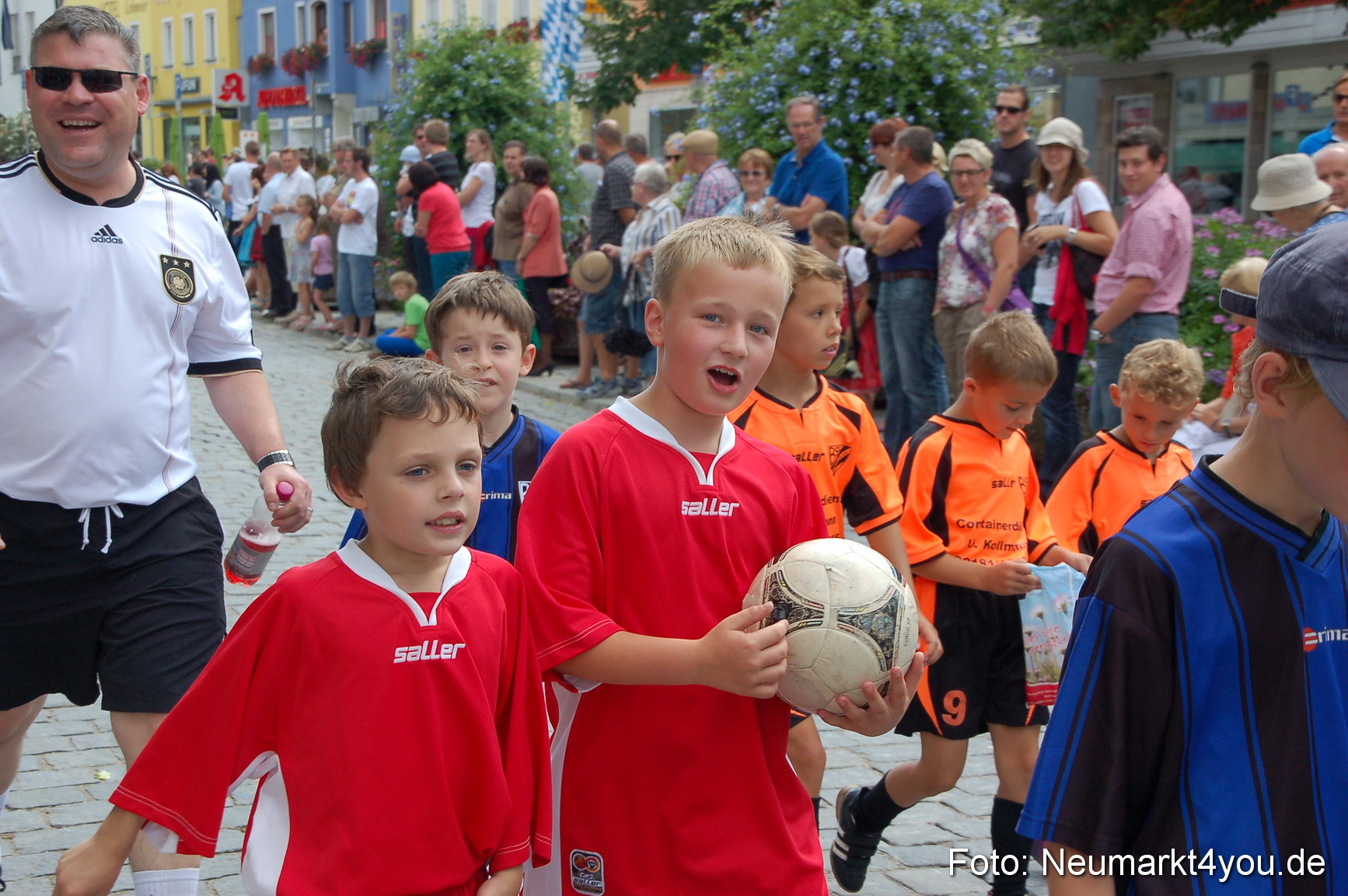 Volksfestzug Neumarkt 110813 0243
