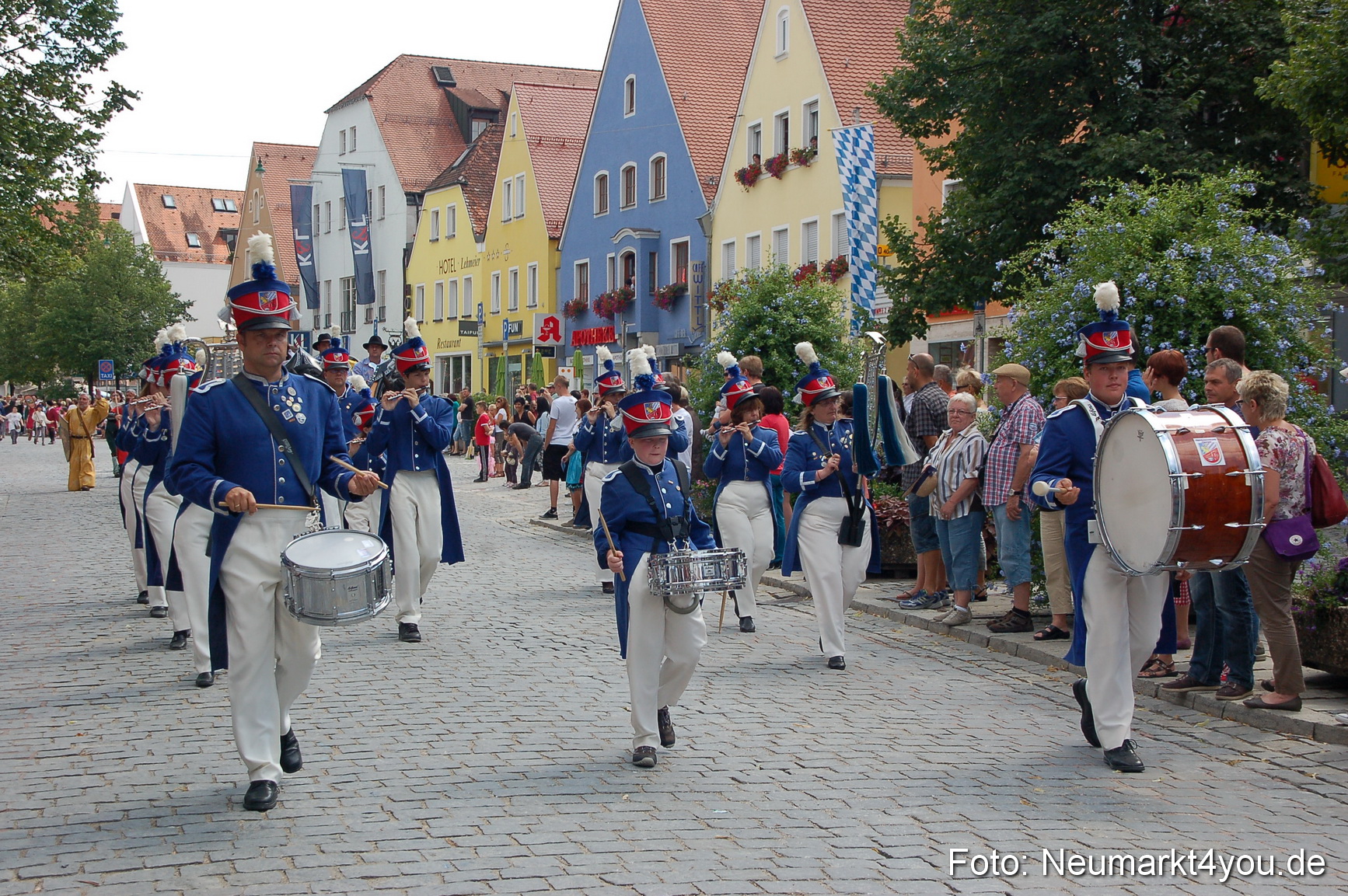 Volksfestzug Neumarkt 110813 0247