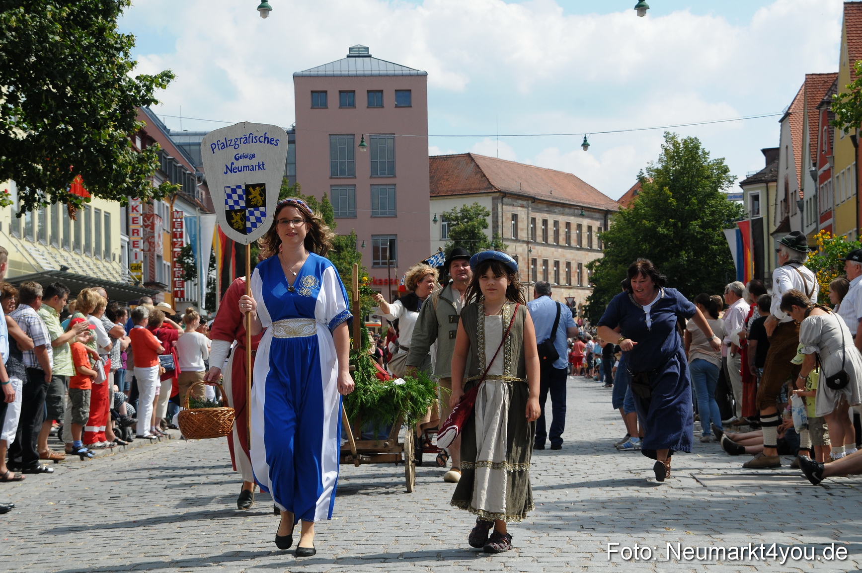 Volksfestzug Neumarkt 110813 0249