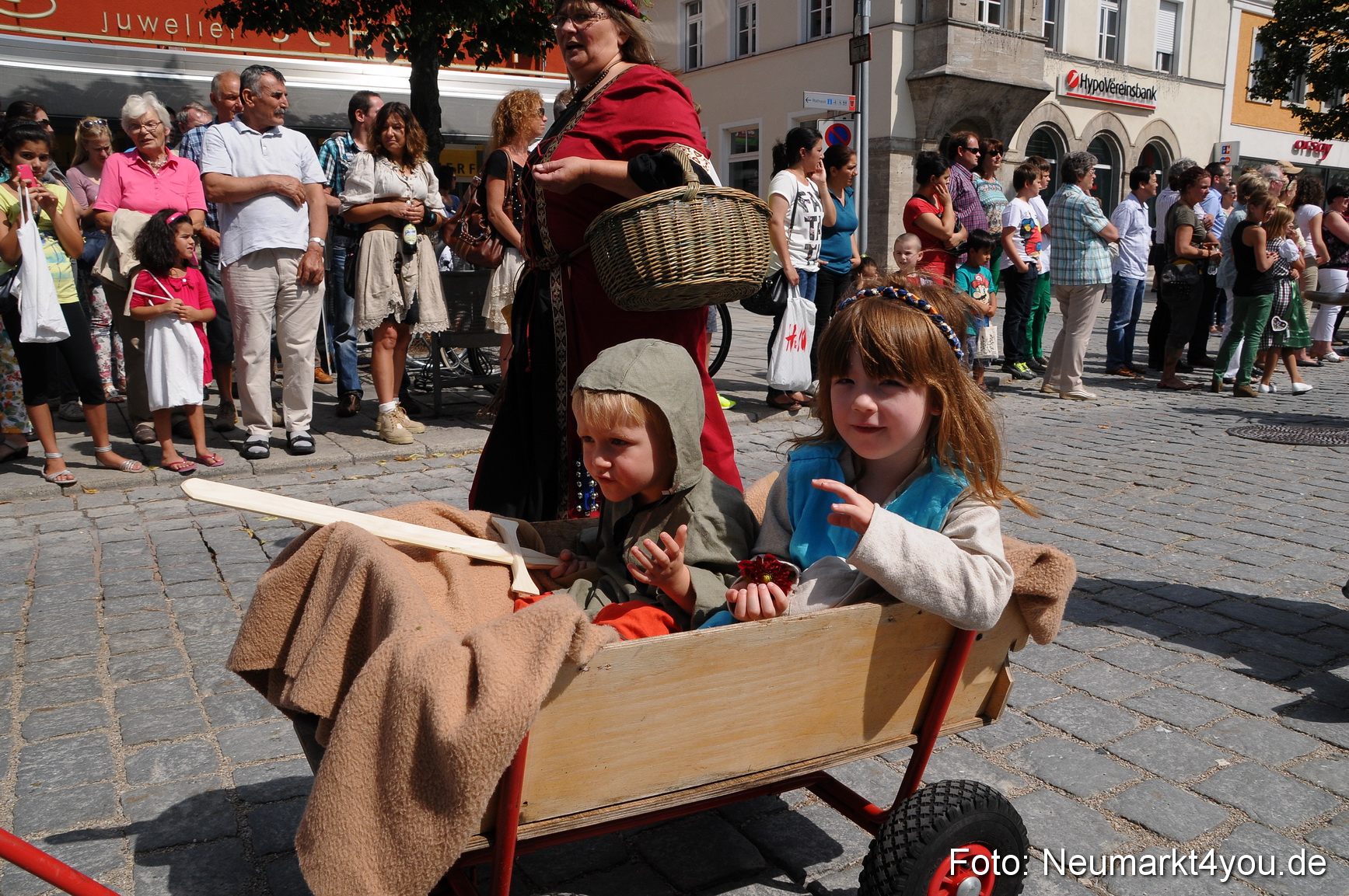 Volksfestzug Neumarkt 110813 0253