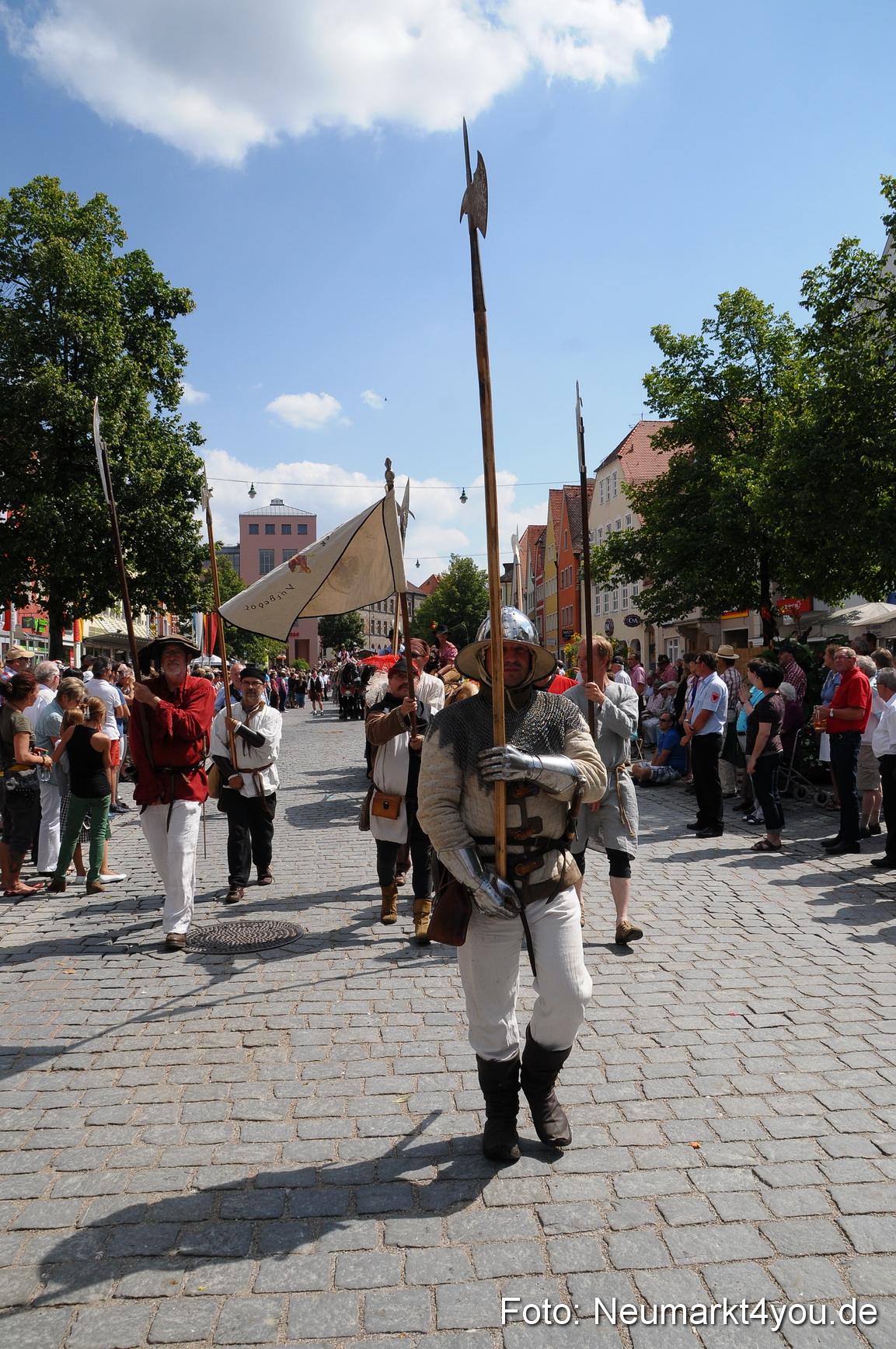 Volksfestzug Neumarkt 110813 0257