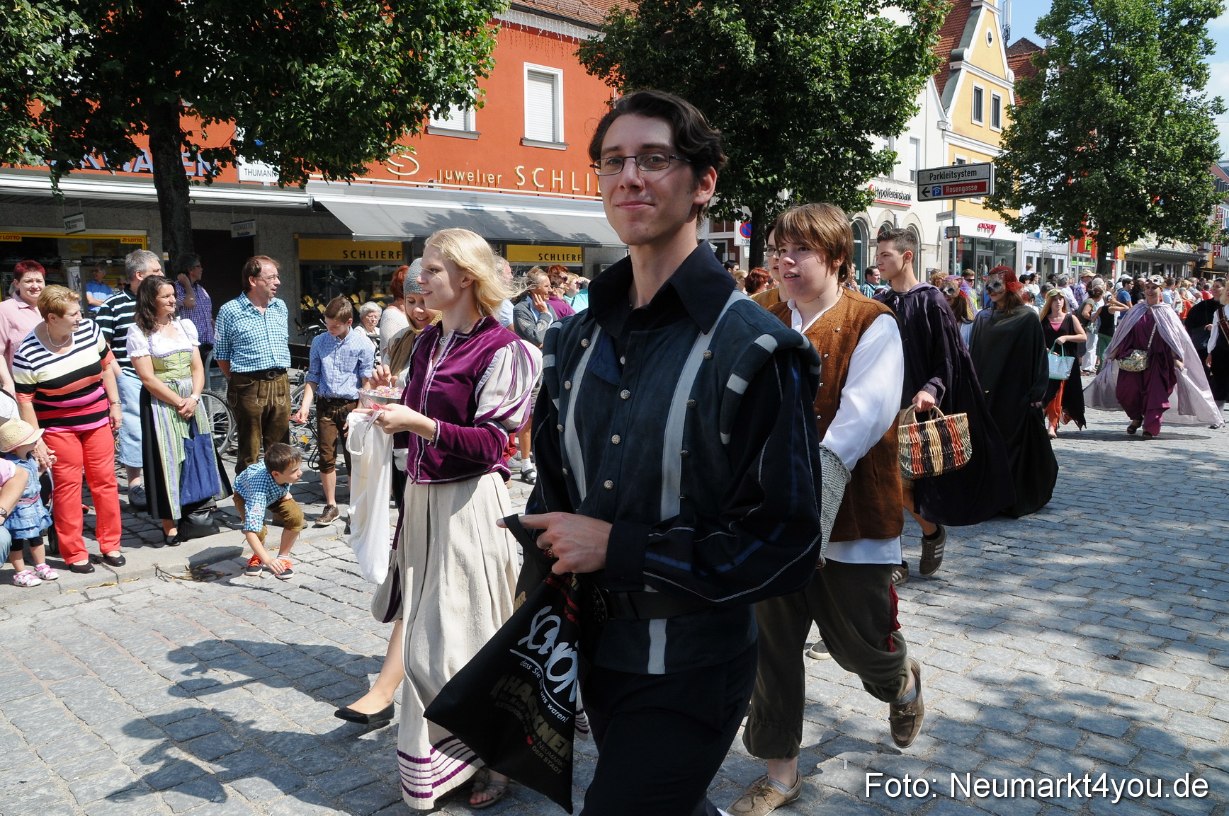 Volksfestzug Neumarkt 110813 0271