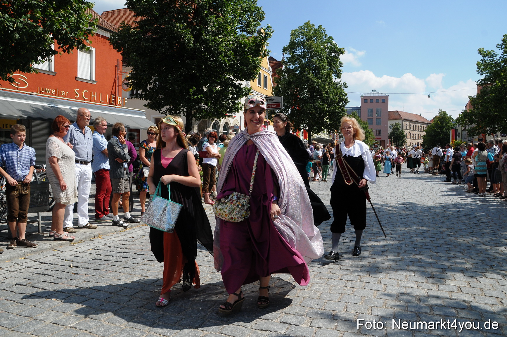Volksfestzug Neumarkt 110813 0274