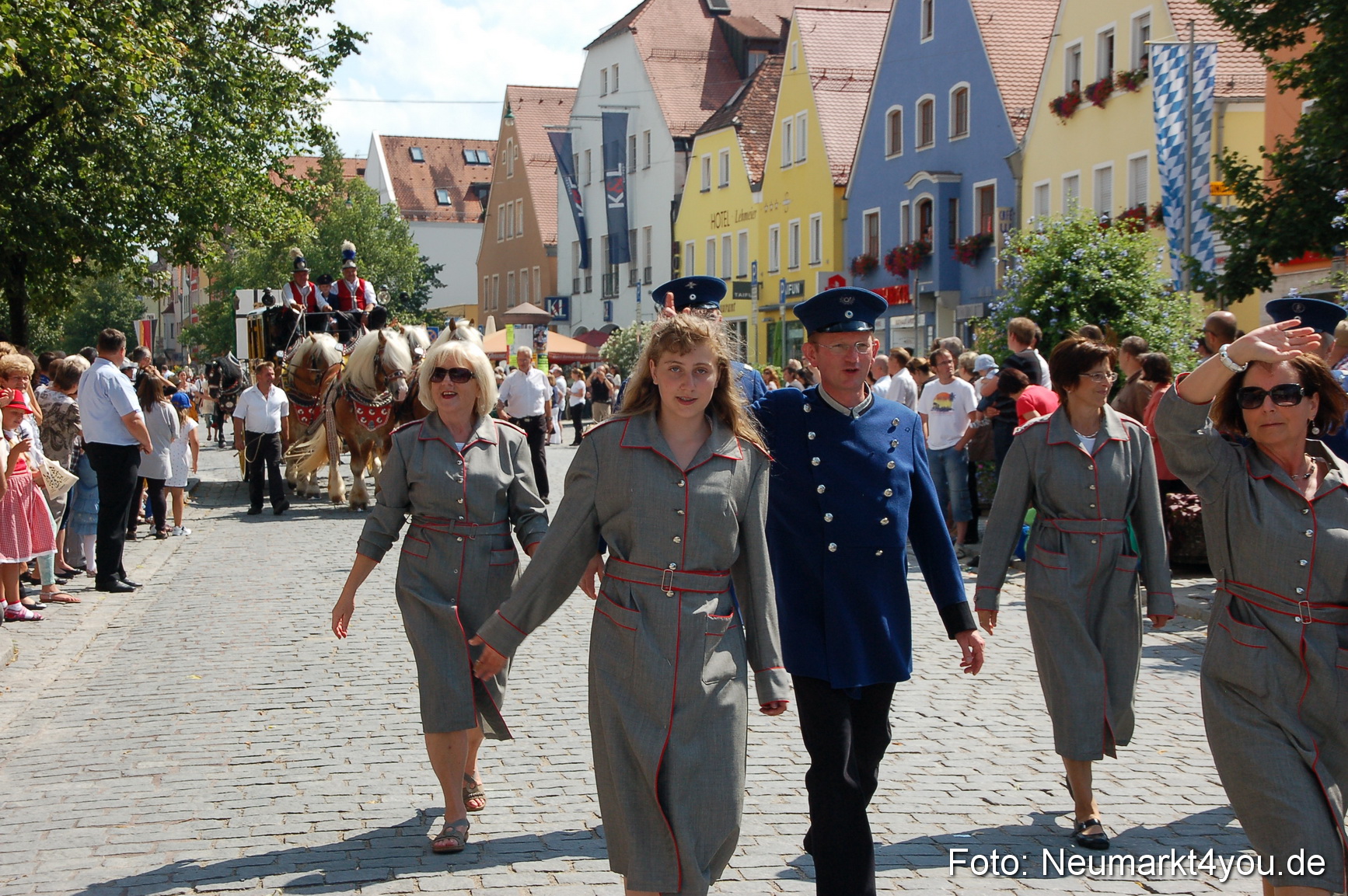 Volksfestzug Neumarkt 110813 0284