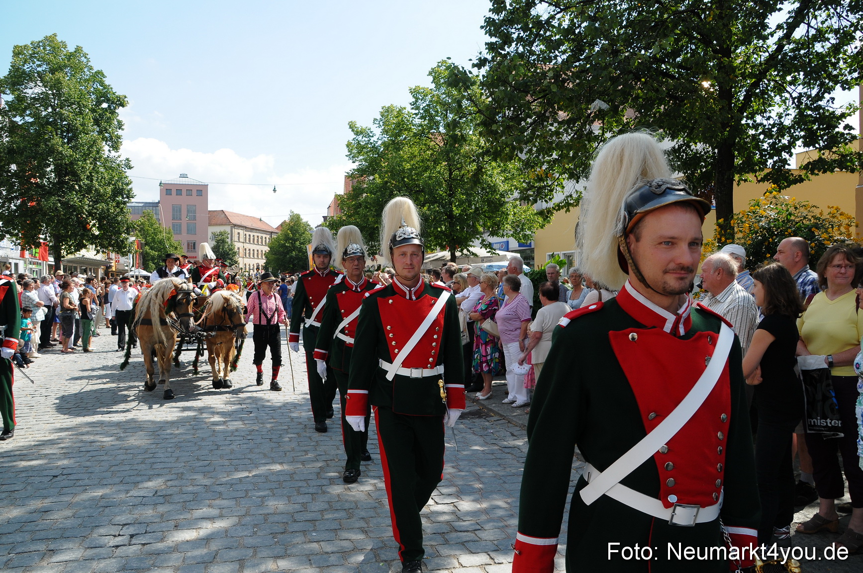 Volksfestzug Neumarkt 110813 0285