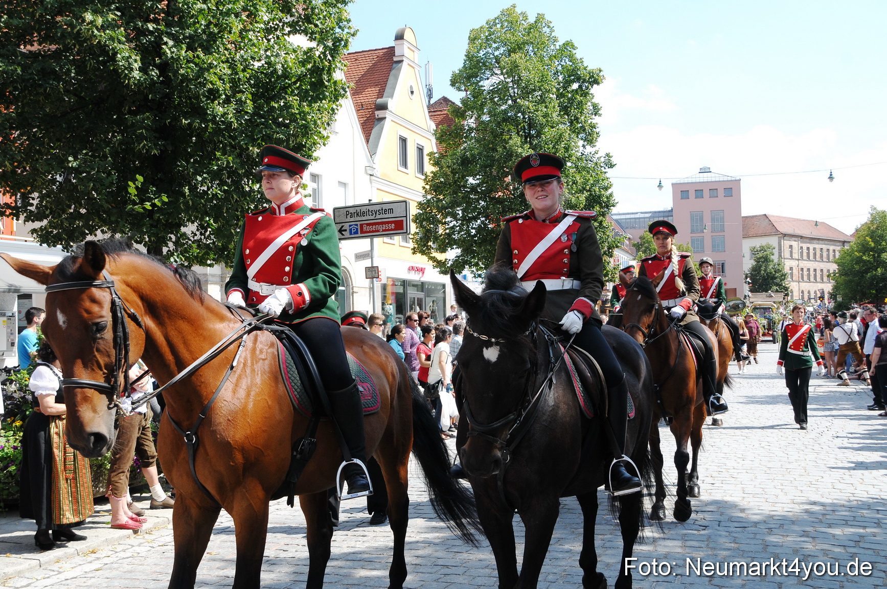 Volksfestzug Neumarkt 110813 0290