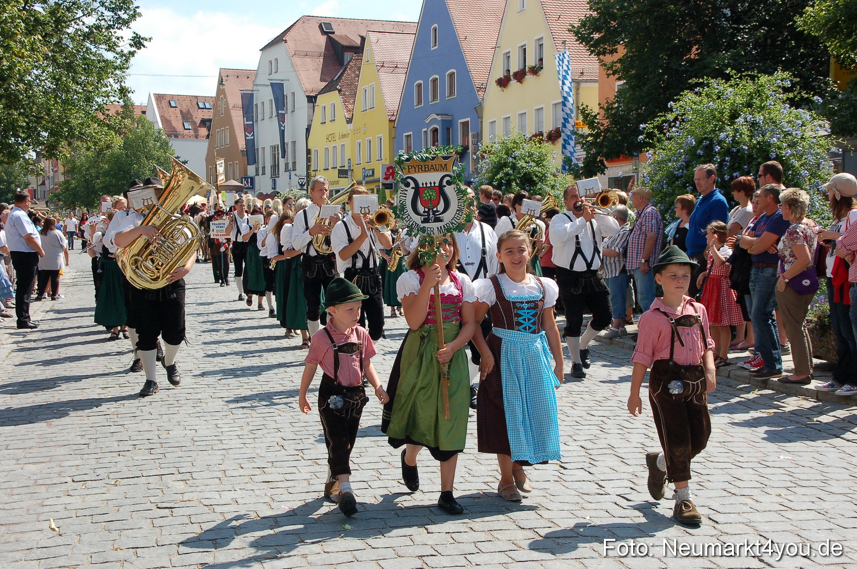Volksfestzug Neumarkt 110813 0296