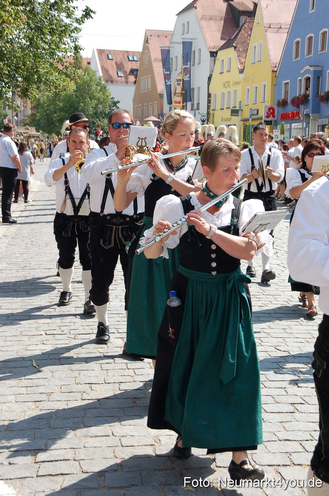 Volksfestzug Neumarkt 110813 0297