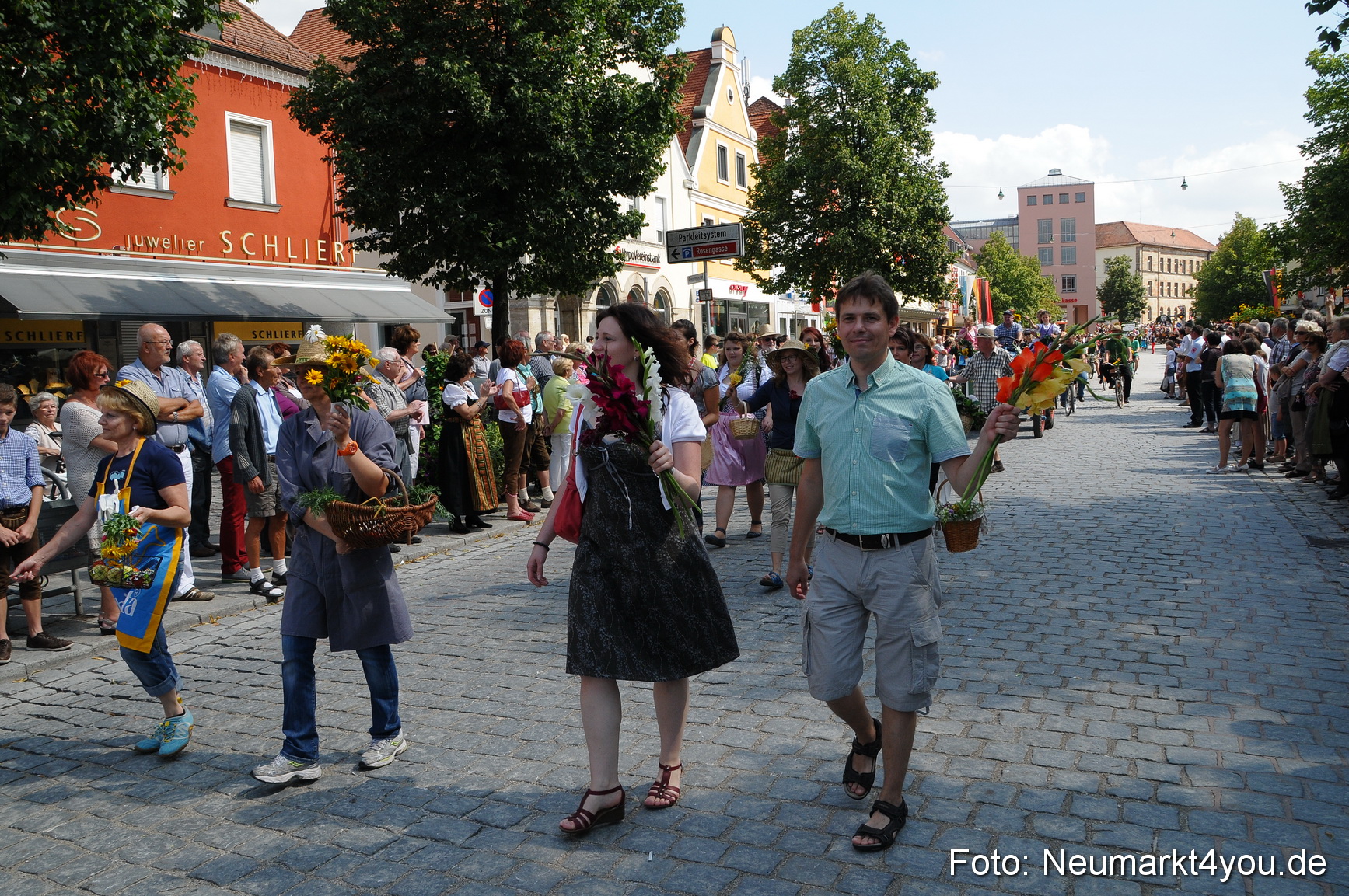 Volksfestzug Neumarkt 110813 0304